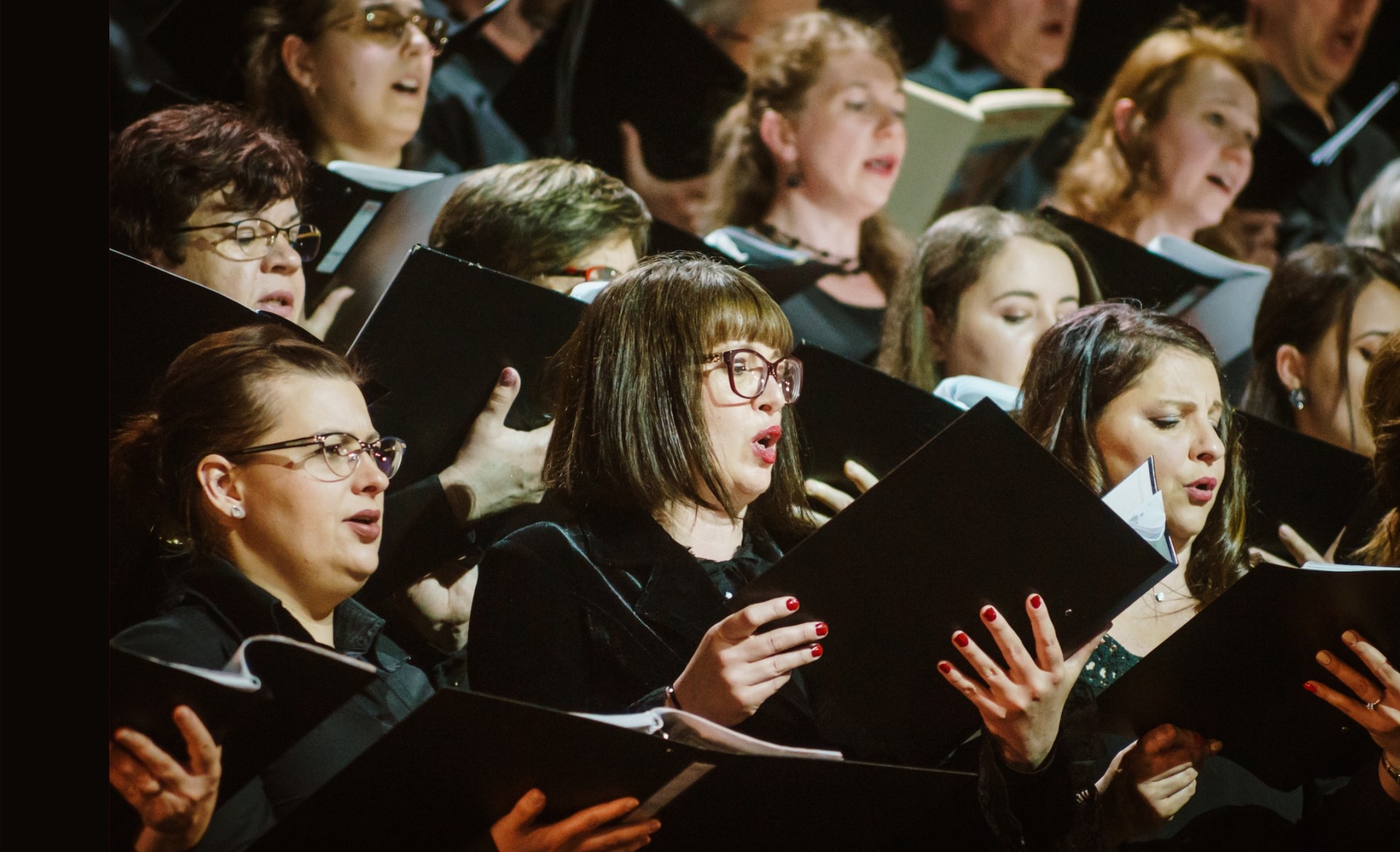 Concert festiv de sărbători la Teatrul „Tamási Áron” din Sfântu Gheorghe