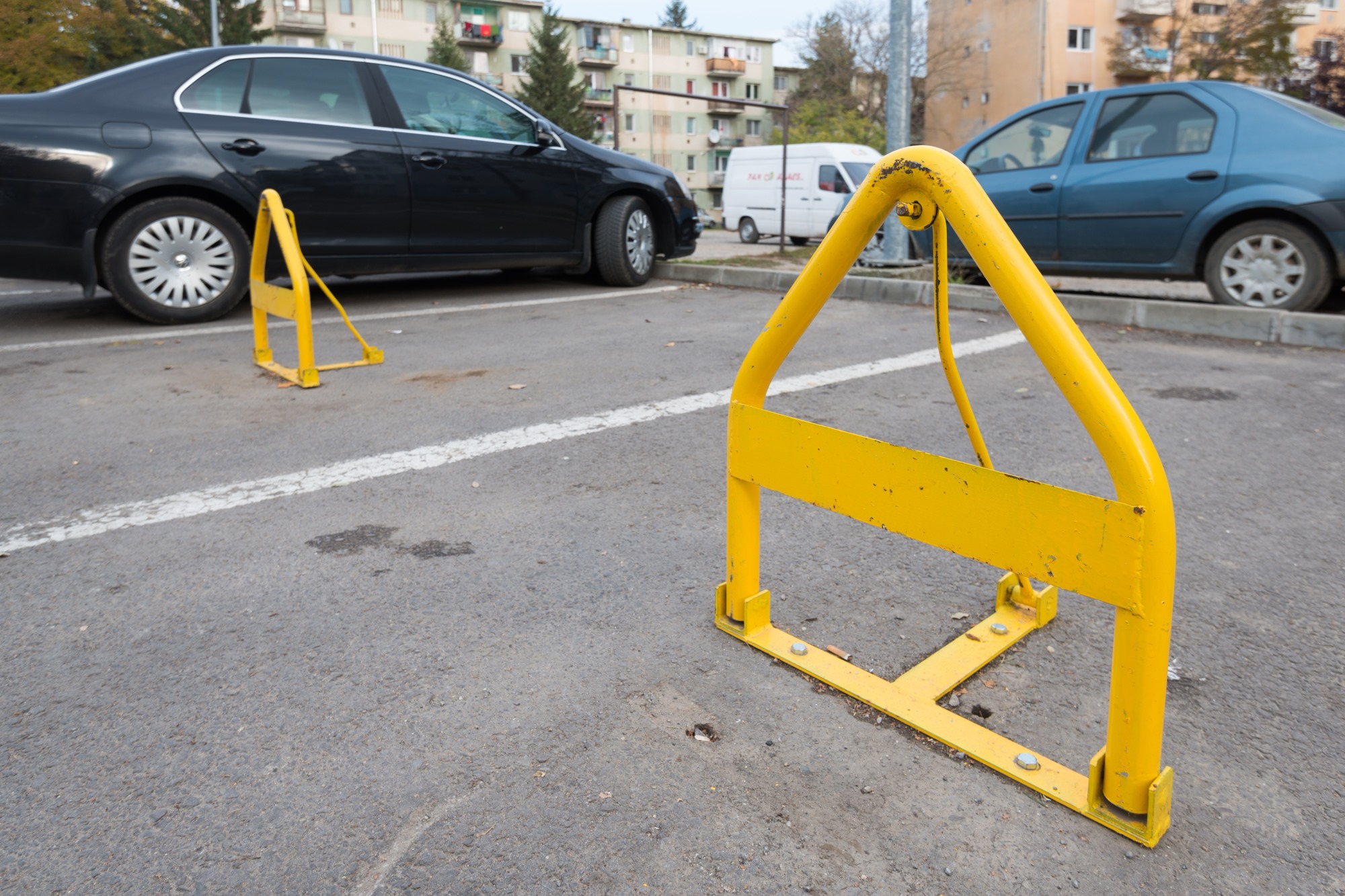 Primăria Sfântu Gheorghe organizează o nouă licitaţie pentru locurile de parcare rezidenţiale