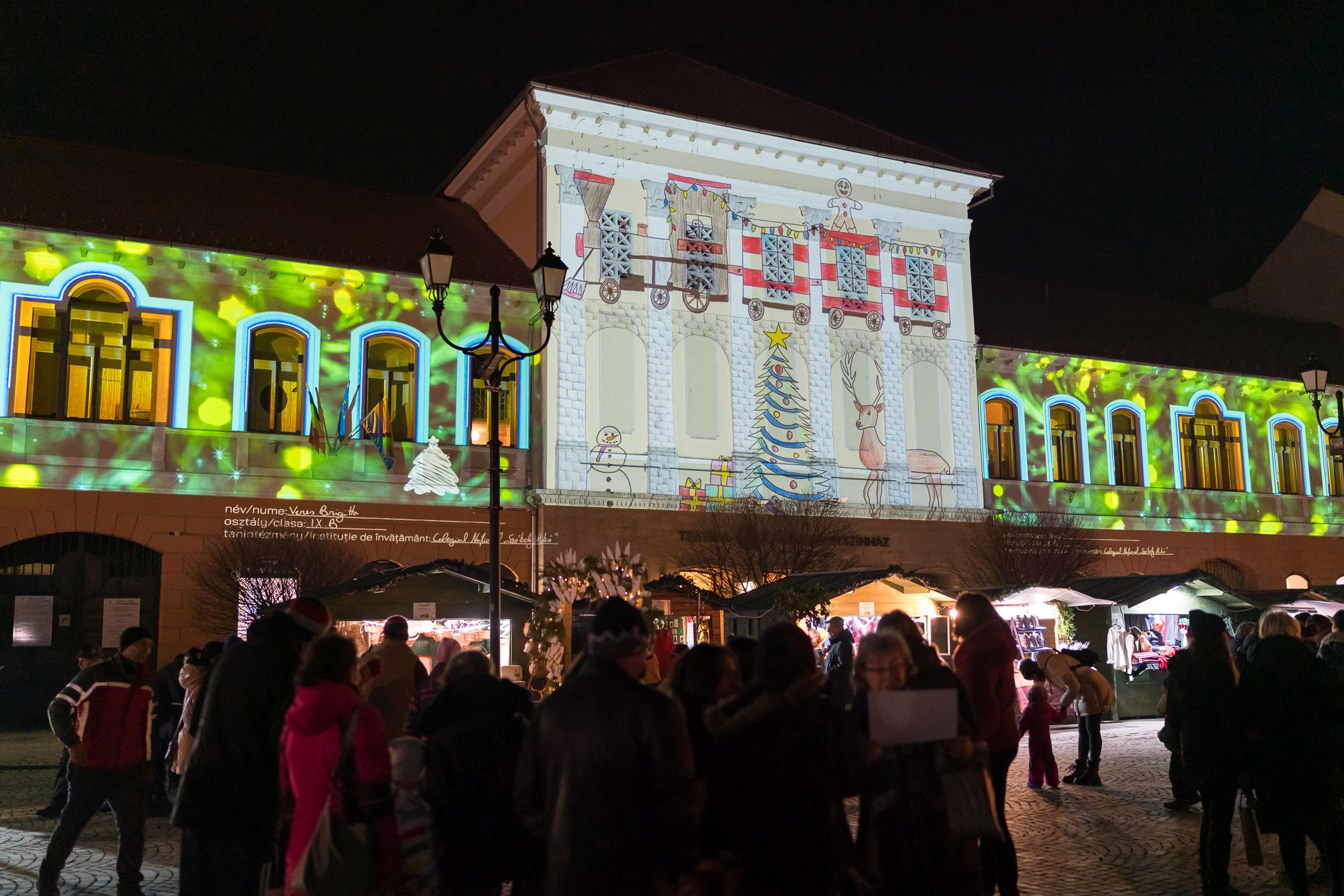 Un nou record de participare la „Desene de lumini”: aproape 3.000 de creații vor fi proiectate pe Teatrul „Tamási Áron” Un nou record de participare la „Desene de lumini”: aproape 3.000 de creații vor fi proiectate pe Teatrul „Tamási Áron”