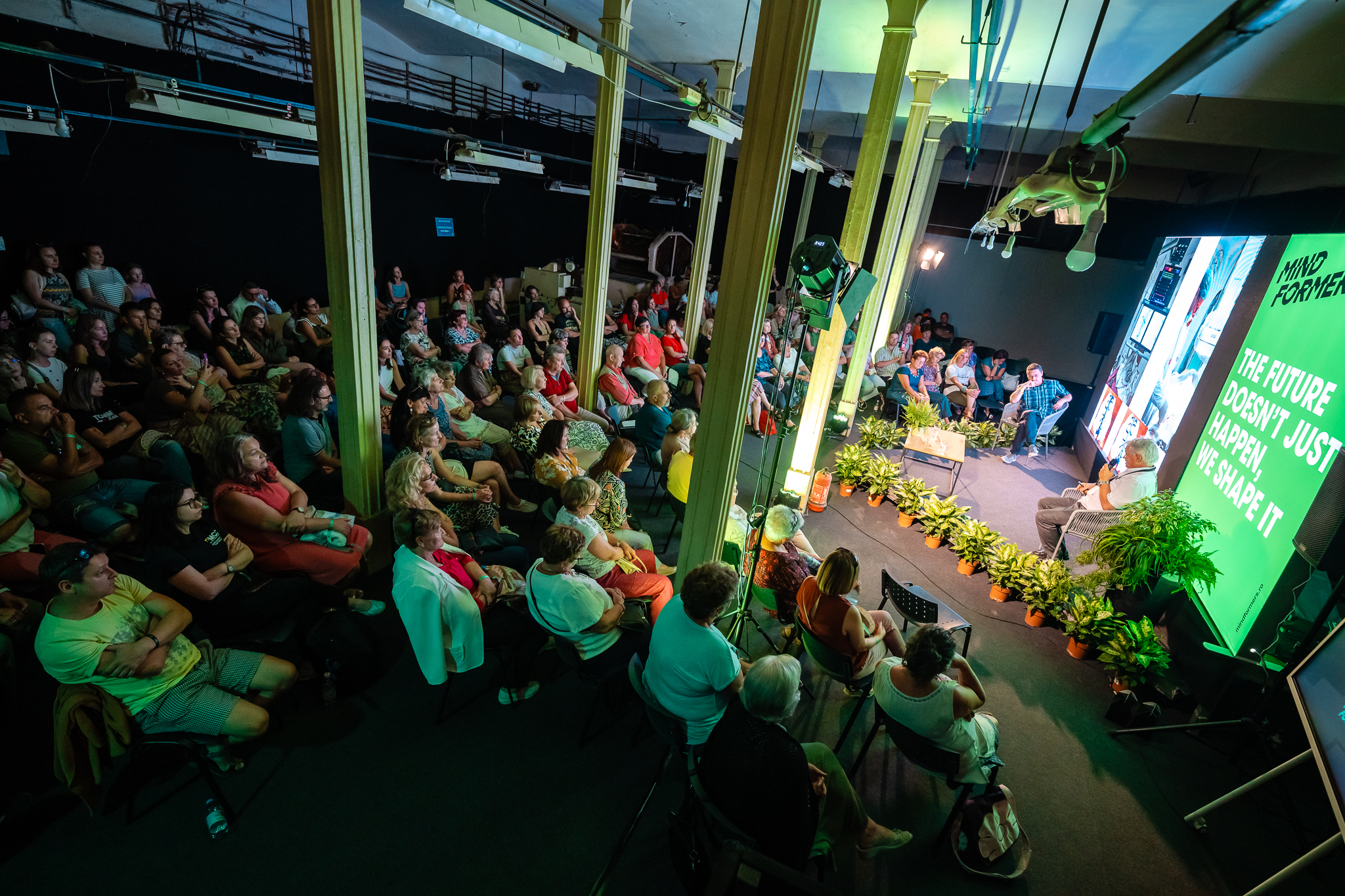 Programul celei de-a doua ediții MindFormers este complet: invitați internaționali, știință, workshopuri, instalații de lumină și world music în fosta Fabrică de Țigarete Programul celei de-a doua ediții MindFormers este complet: invitați internaționali, știință, workshopuri, instalații de lumină și world music în fosta Fabrică de Țigarete
