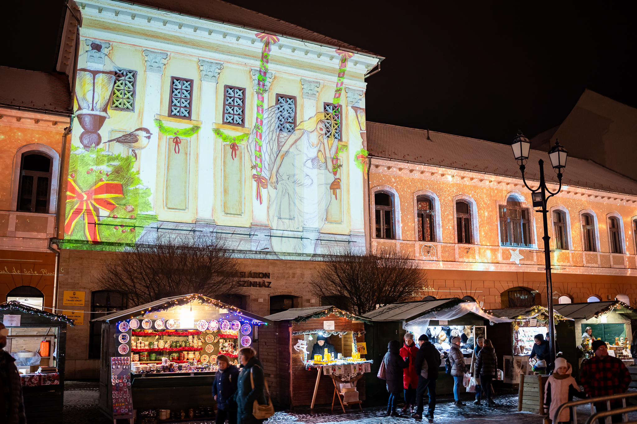 Desenele copiilor vor prinde din nou viață pe fațada Teatrului „Tamási Áron” 