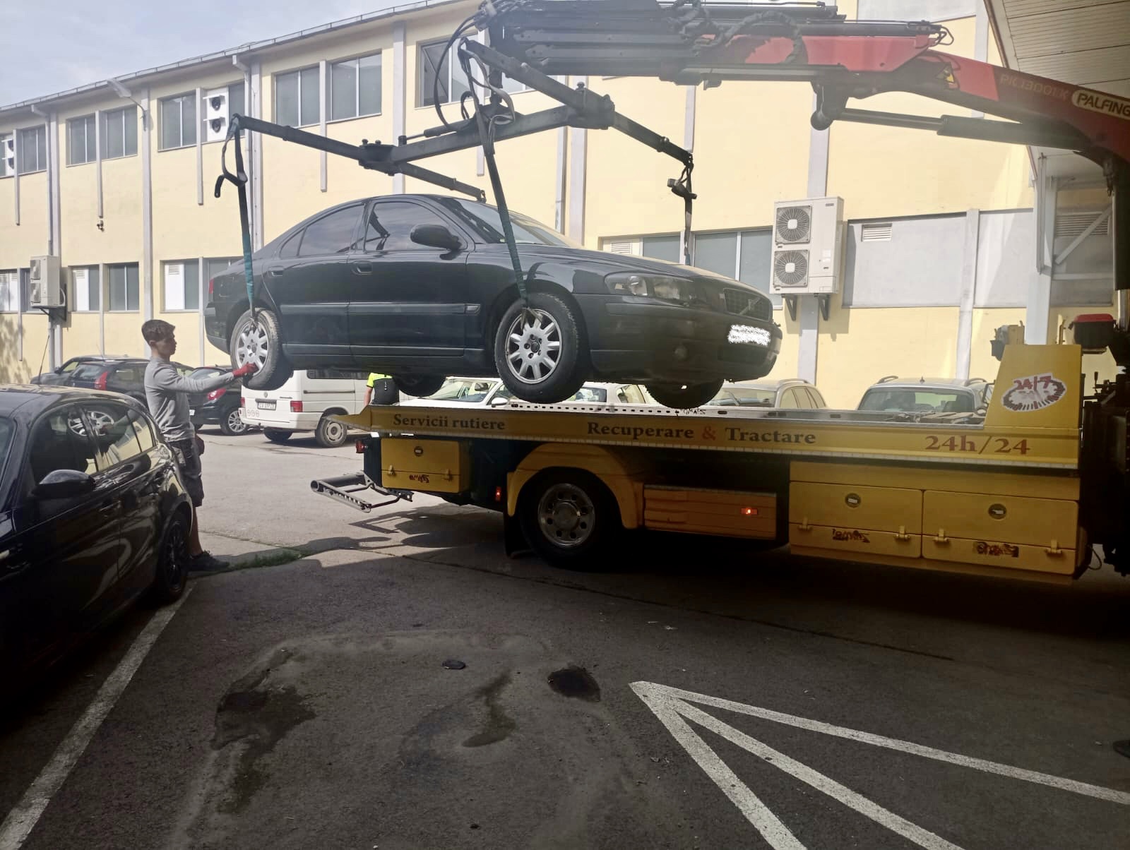 Mai multe mașini abandonate pe străzile din Sfântu Gheorghe au fost ridicate de Poliția Locală