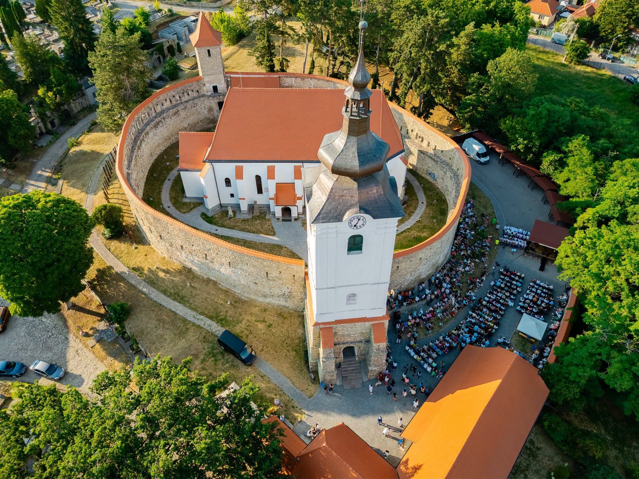 De la idei la realizare: sprijinim inițiativele comunităților locale prin finanțări nerambursabile